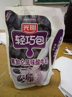 光明轻巧包黑加仑风味酸牛奶的热量和减肥功效