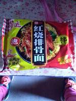 幸运 方便面(红烧排骨面)