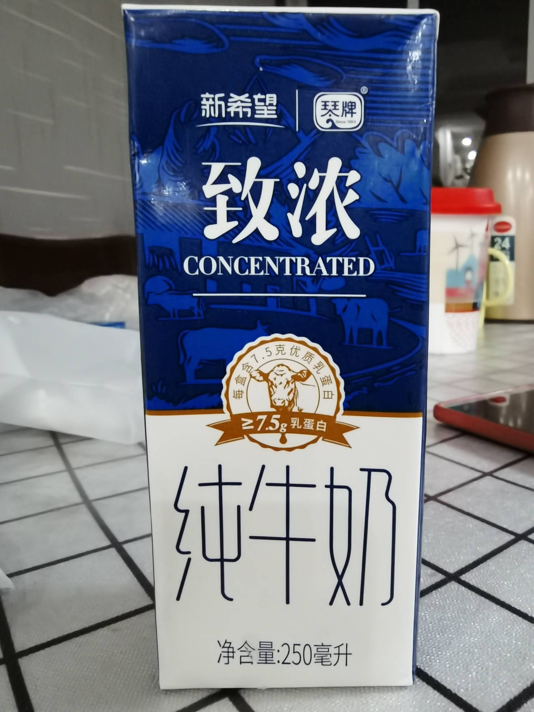 新希望琴牌純牛奶盒裝250ml的熱量和減肥功效