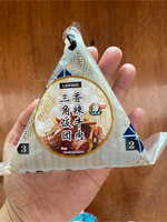 中百罗森 香辣牛肉三角饭团