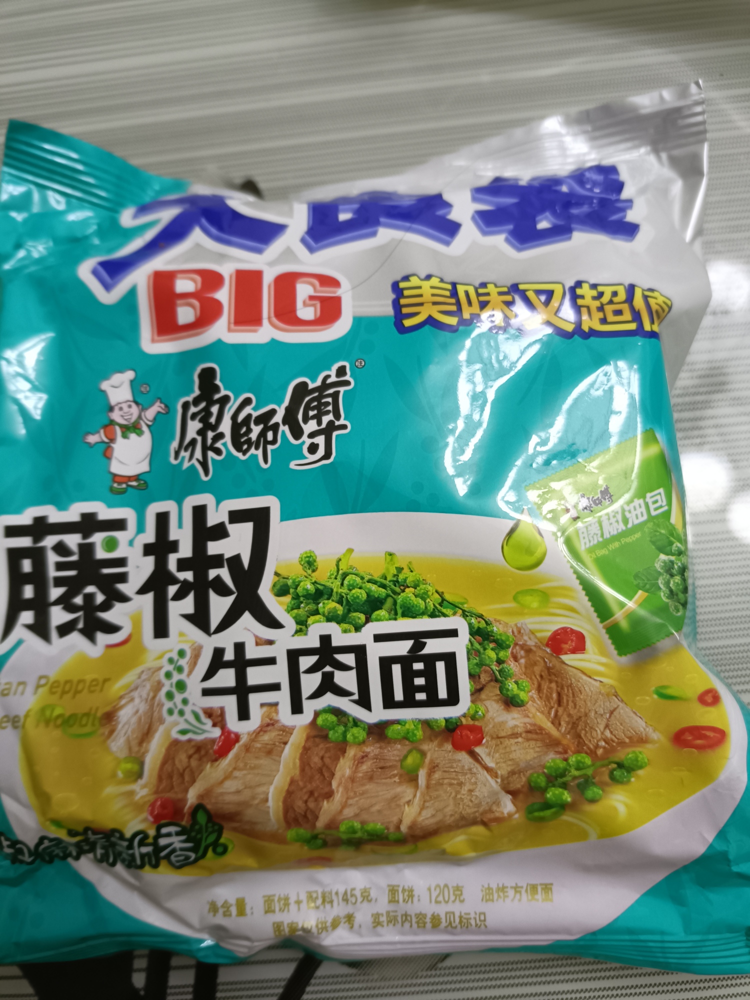 康师傅藤椒牛肉面大食袋的热量和减肥功效