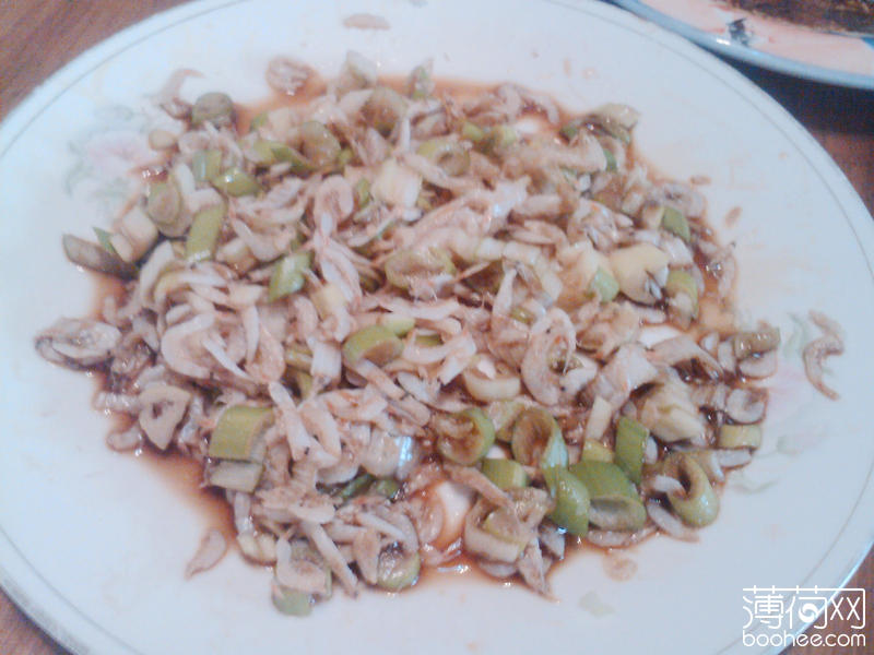 小包子2个晚:丰盛园~榴莲酥~拌木耳(哇,好好吃的)~海肠~螺肉拌黄瓜~软